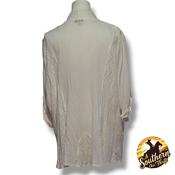 TanJay - 22W Women's White Open Front Blouse - Picture 3 of 7